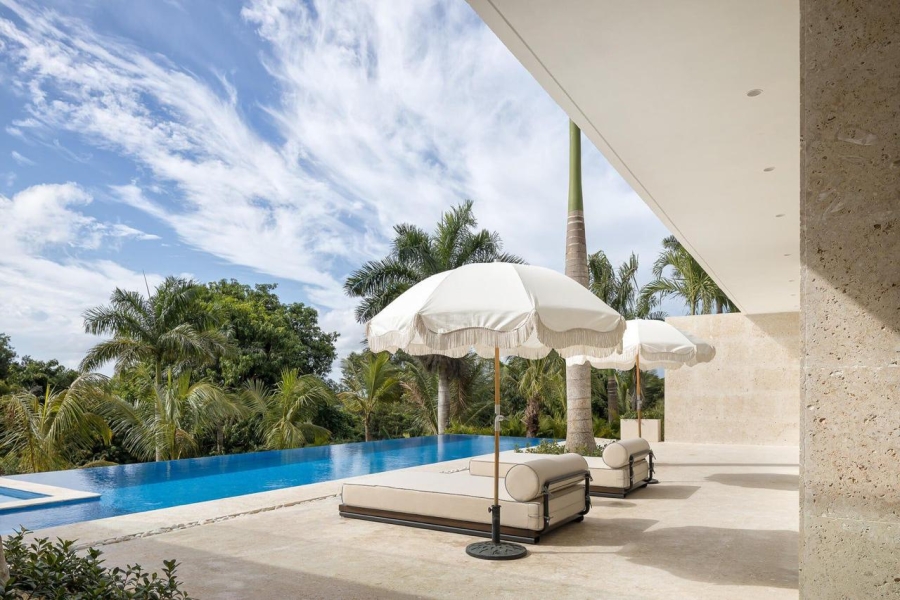 Exquisita Villa de lujo en Casa de Campo , La Romana en venta, con vista al mar y una arquitectura contemporánea y funcional (2)