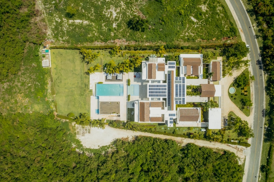 Lujosa casa villa en Cap Cana en venta, con vista al mar , campo de Golf, ambiente de tranquilidad y armonía (2)