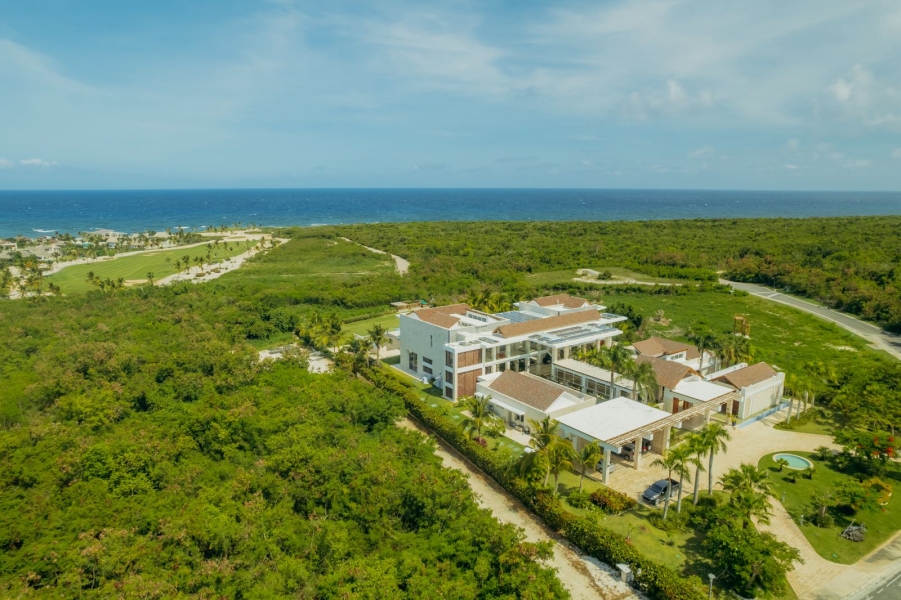 Lujosa casa villa en Cap Cana en venta, con vista al mar , campo de Golf, ambiente de tranquilidad y armonía (7)