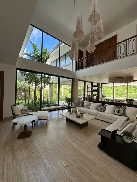 Impresionante y moderna villa casa en Cap Cana, Punta Cana, República Dominicana en venta con piscina, con 6 amplias habitaciones, y a minutos de playas, campos de golf, marina, restaurantes y mucho más (3)