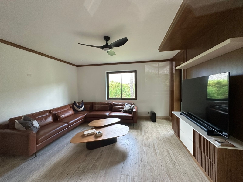 Impresionante y moderna villa casa en Cap Cana, Punta Cana, República Dominicana en venta con piscina, con 6 amplias habitaciones, y a minutos de playas, campos de golf, marina, restaurantes y mucho más (5)