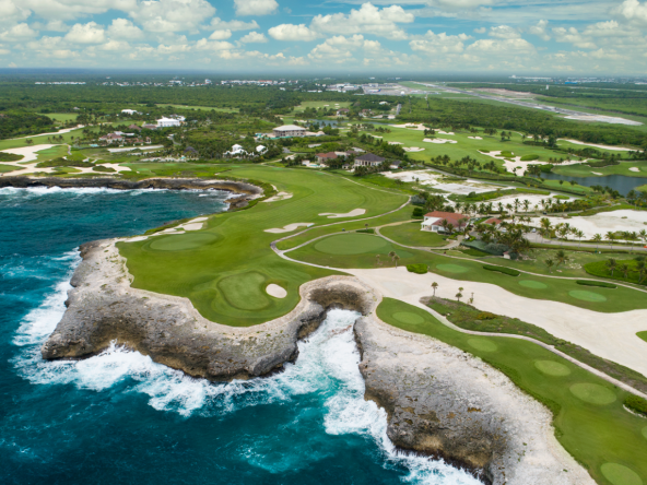 Villa casa de lujo con impresionantes vistas al golf en venta en Los Corales, el area más exclusiva del maravilloso Punta Cana Resort (2)