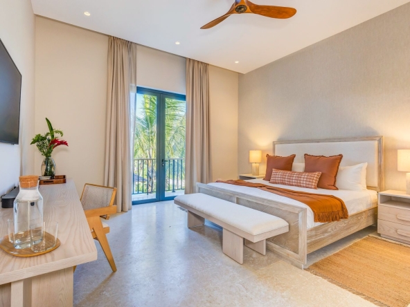 Villa casa de lujo en venta en Los Corales, Punta Cana Resort, República Dominicana con vista al campo de golf acceso (10)