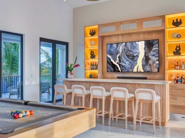 Villa casa de lujo en venta en Los Corales, Punta Cana Resort, República Dominicana con vista al campo de golf acceso (6)