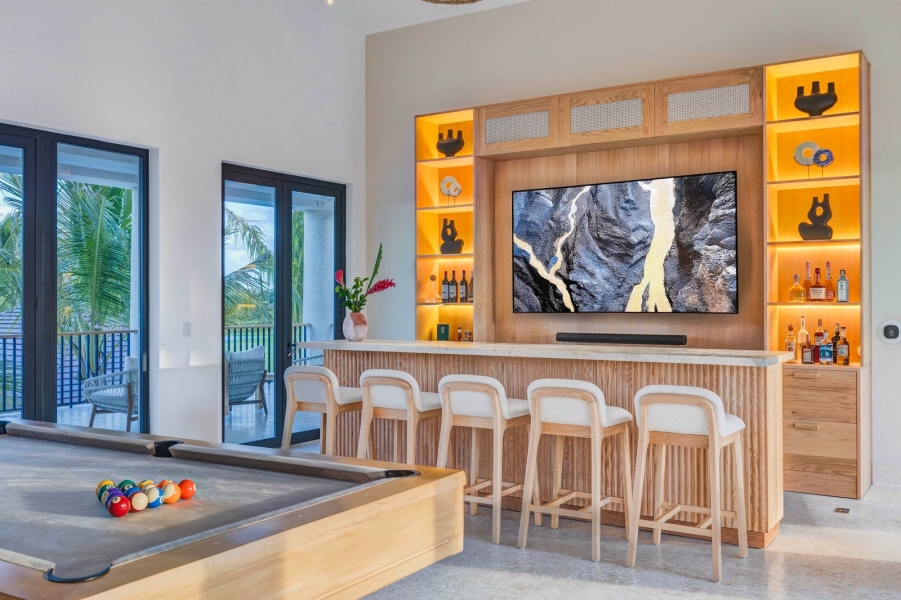 Villa casa de lujo en venta en Los Corales, Punta Cana Resort, República Dominicana con vista al campo de golf acceso (6)