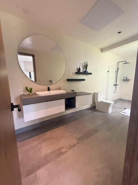 Lujosa villa casa en Cap Cana totalmente amueblada en venta, a 15 minutos del aeropuerto, a pasos de restaurantes , bares y supermercados (15)