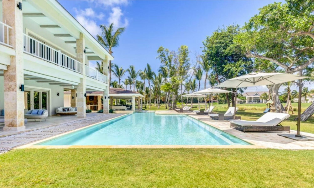 Elegante y confortable villa casa en Punta Cana Resort, con vista al campo de golf y al lago,a minutos de la playa y del aeropuerto (2)