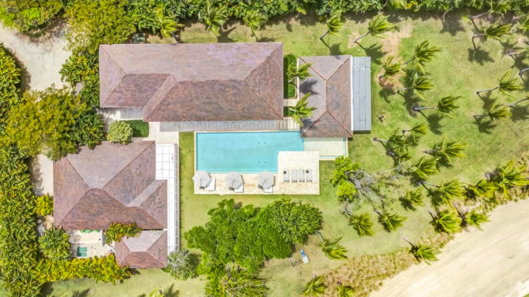 Elegante y confortable villa casa en Punta Cana Resort, con vista al campo de golf y al lago,a minutos de la playa y del aeropuerto (5)