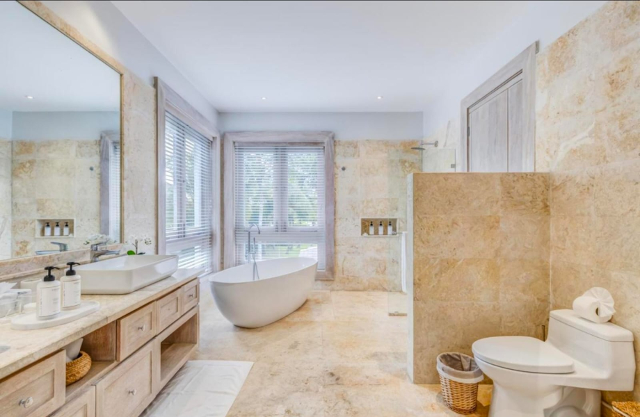 Elegante y confortable villa casa en Punta Cana Resort, con vista al campo de golf y al lago,a minutos de la playa y del aeropuerto (6)